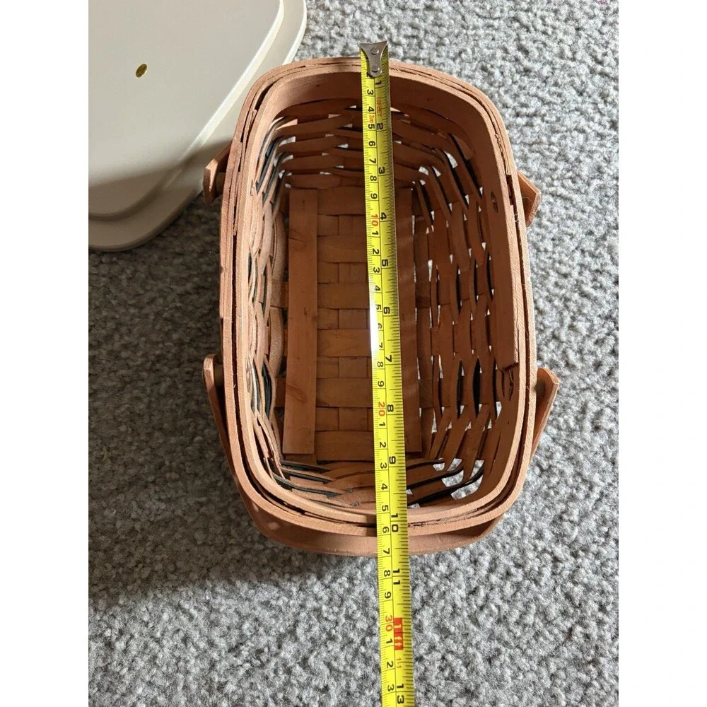 Vintage Country Apple Design Lidded Basket